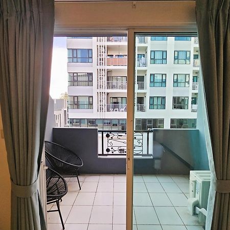The Base Inn Паттайя Экстерьер фото
